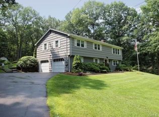 20 Sycamore Dr, Shelton, CT 06484