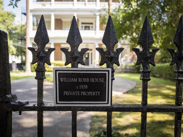 12 Bee St APT B, Charleston, SC 29403