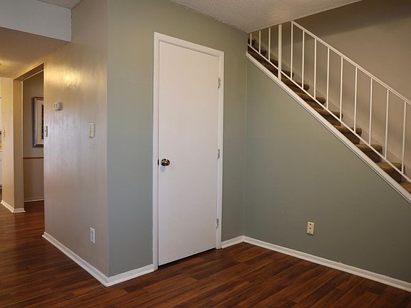 2nd image of 1094 Greenwood Trl W #1094