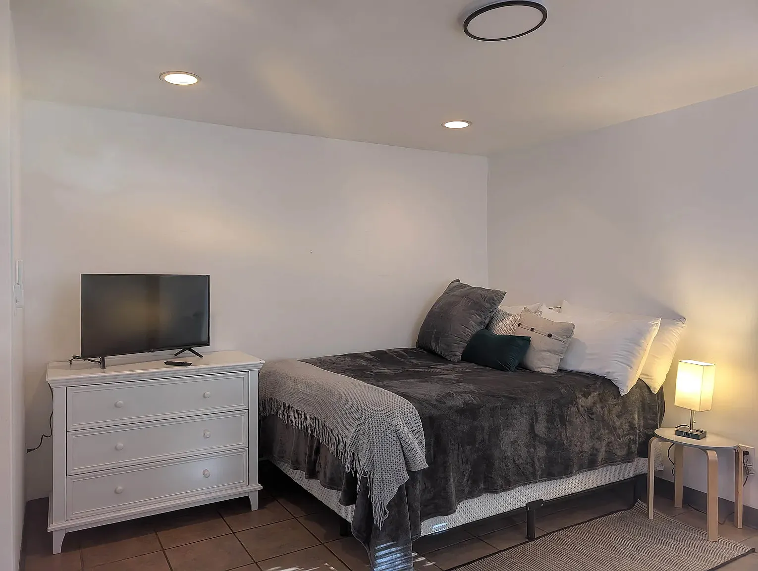 1 bed, 550 sqft, $1,950 — Photo 2