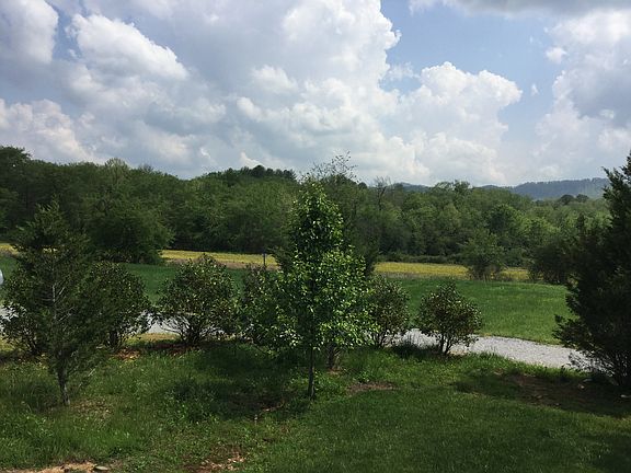 5th image of 454 Riverwind Dr