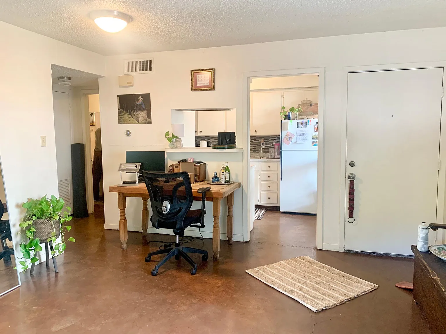 2001 Glen Allen Street — Photo 2