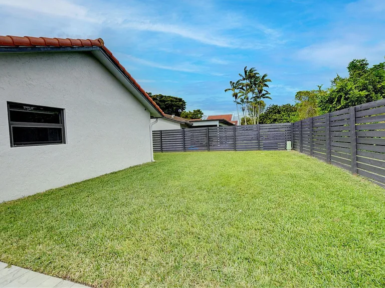 1440 NW 12th Way #1440 — Photo 7