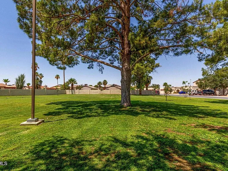 4760 W Wahalla Ln — Photo 60