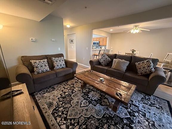 2nd image of 39 Oakland Bay Court