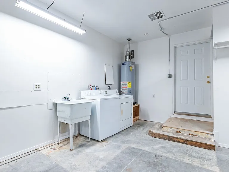 1453 Luna Ln #A — Photo 17