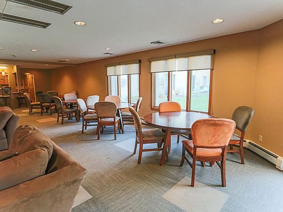 The Edge of Uptown Apartments ; Community Room