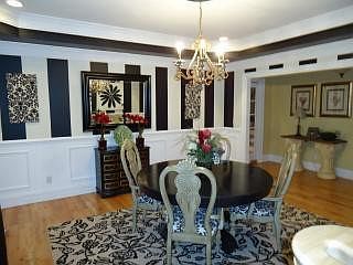 5th image of 5425 Main St
