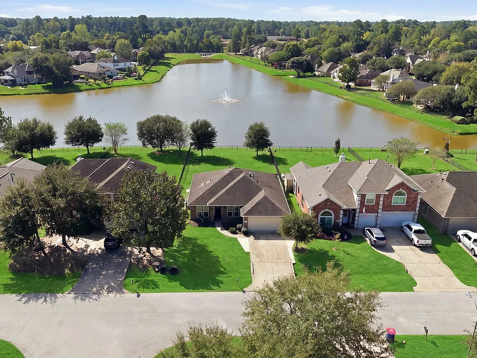 9303 E Lakeside Dr