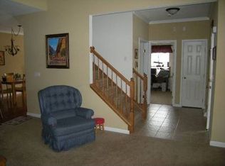 110 Clearwater Dr, Ellwood City, PA 16117