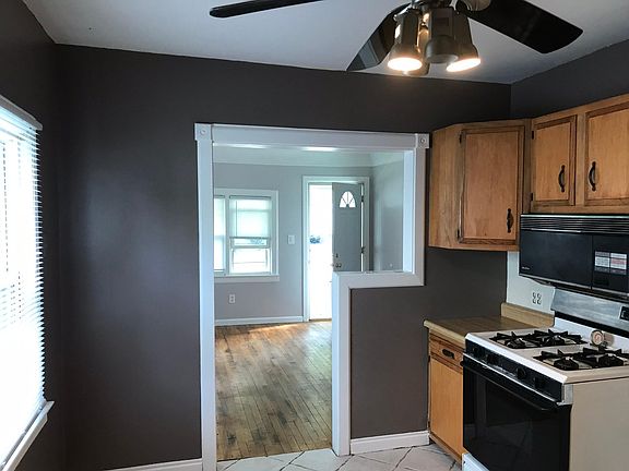 4th image of 22414 Maxine St