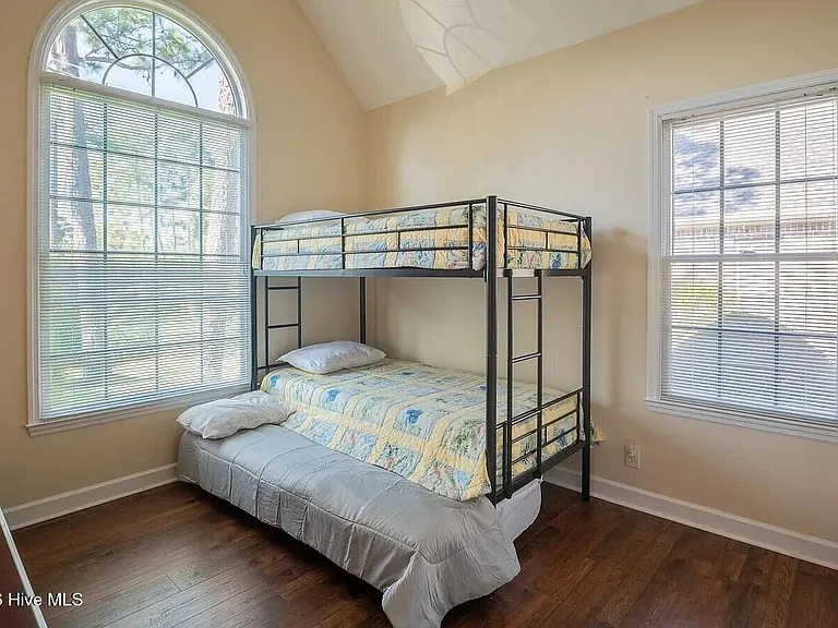 3326 Saint James Dr SE — Photo 12