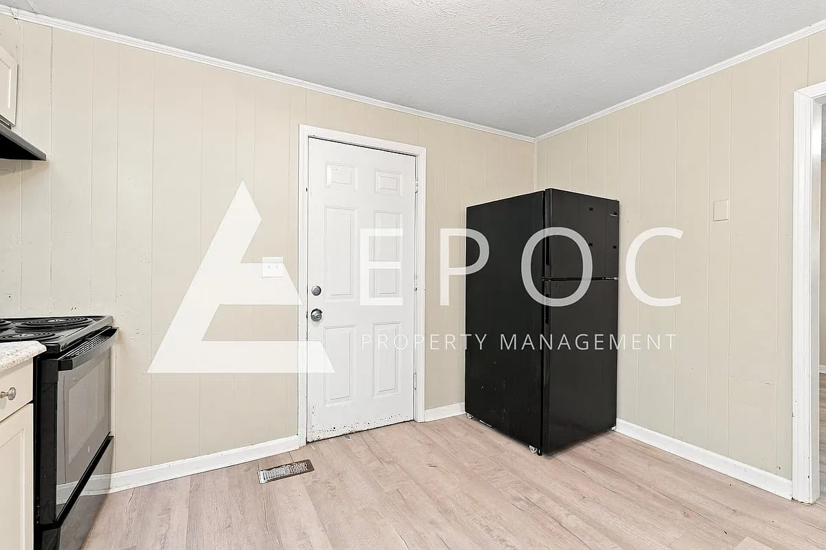 511 Liberia St — Photo 4