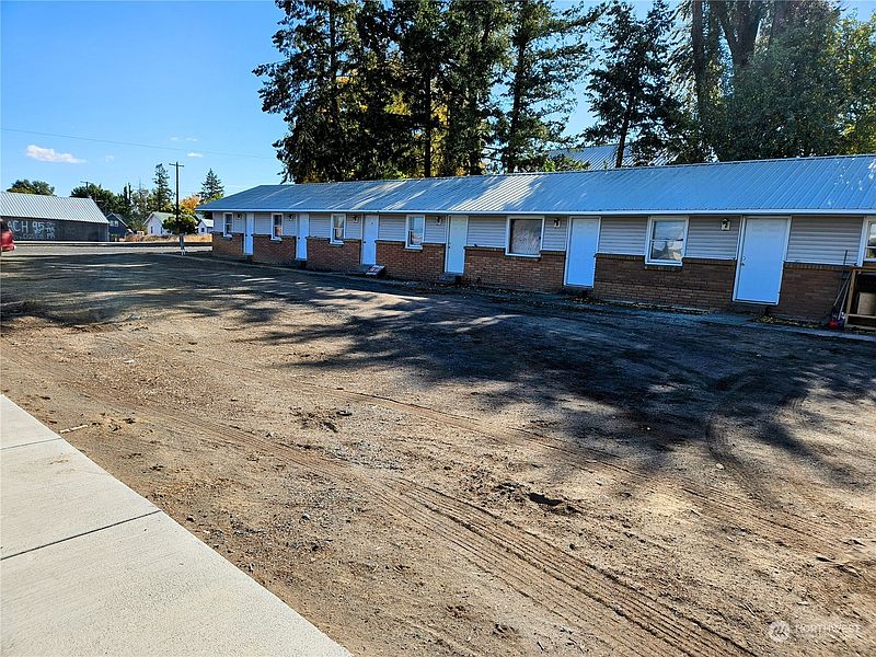 4th image of 415 W Main Street