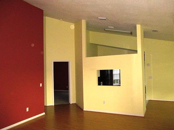 4th image of 1810 Waterford Dr APT 5