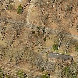 2nd image of 824 Redwood Dr