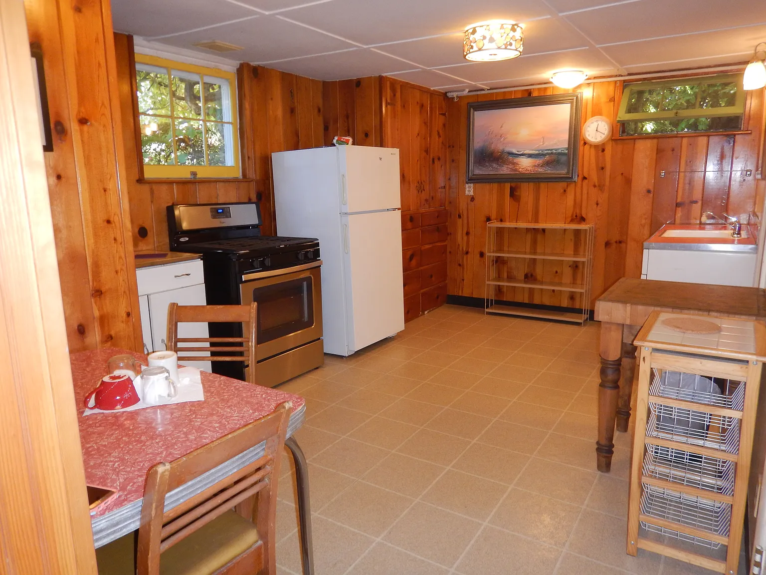 Studio, 650 sqft, $1,295 — Photo 2