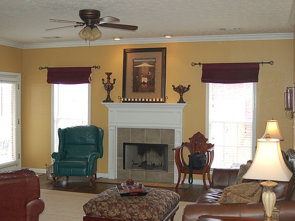 3rd image of 6932 Sandfield Dr