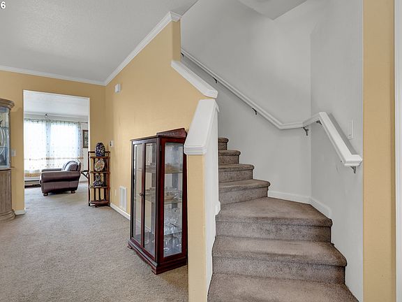 4th image of 3886 Aerial Way