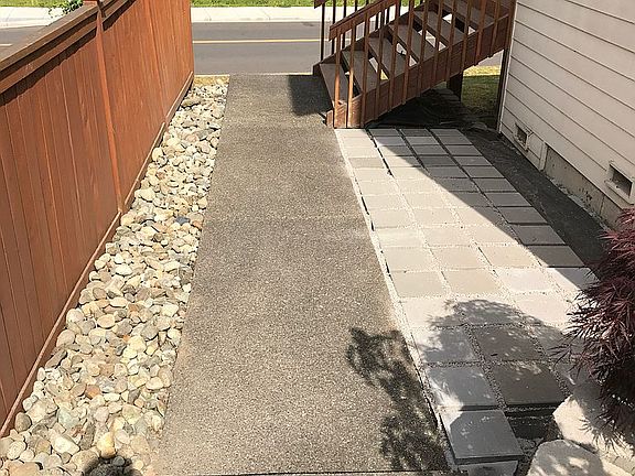 3rd image of 2304 E Grand Ave