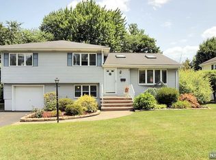 33 Fieldmere Ave, Glen Rock, NJ 07452