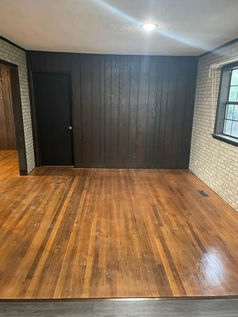 Update East Side Home — Photo 4