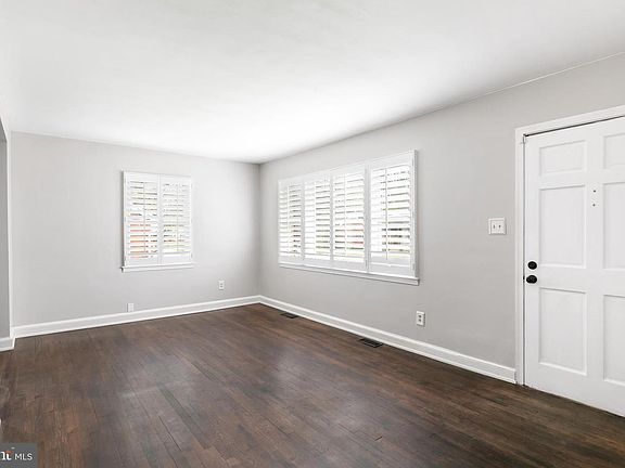 2nd image of 10818 Warwick Ave