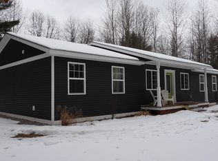 20392 Gates Rd, Howard City, MI 49329