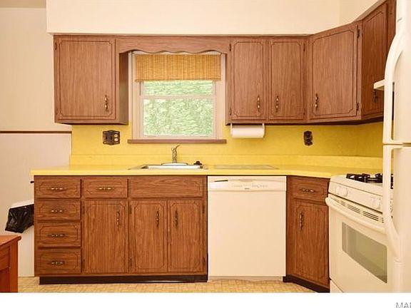 3rd image of 1920 Hurstgreen Dr