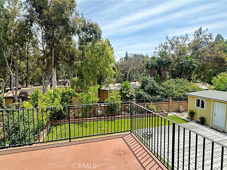 19178 Bel Air Dr — Photo 17