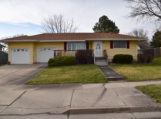 1602 E Cabot St, Pierre, SD 57501