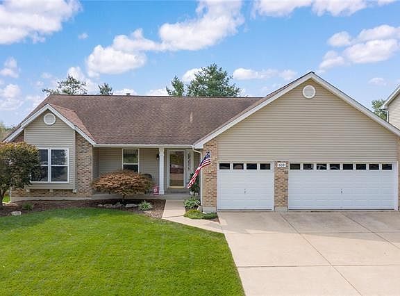 2nd image of 609 Bennington Dr