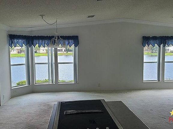 5th image of 246 Blue Heron Lake Cir