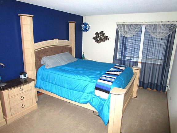 5th image of 132 Demont Ave E APT 230