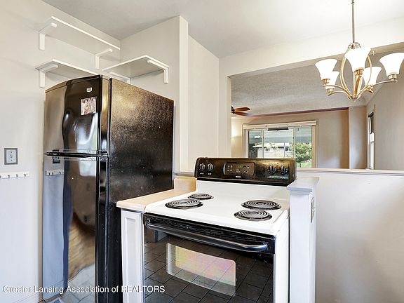 4th image of 1620 Park Ave