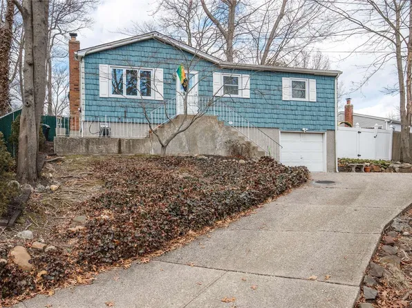 5 Orient Road, Sound Beach, NY 11789