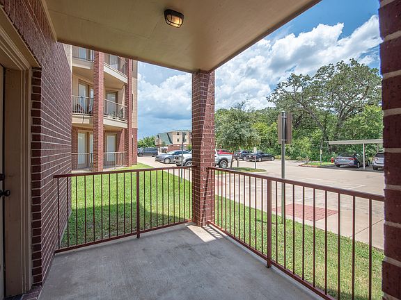 3rd image of 1915 Dartmouth St APT 2021
