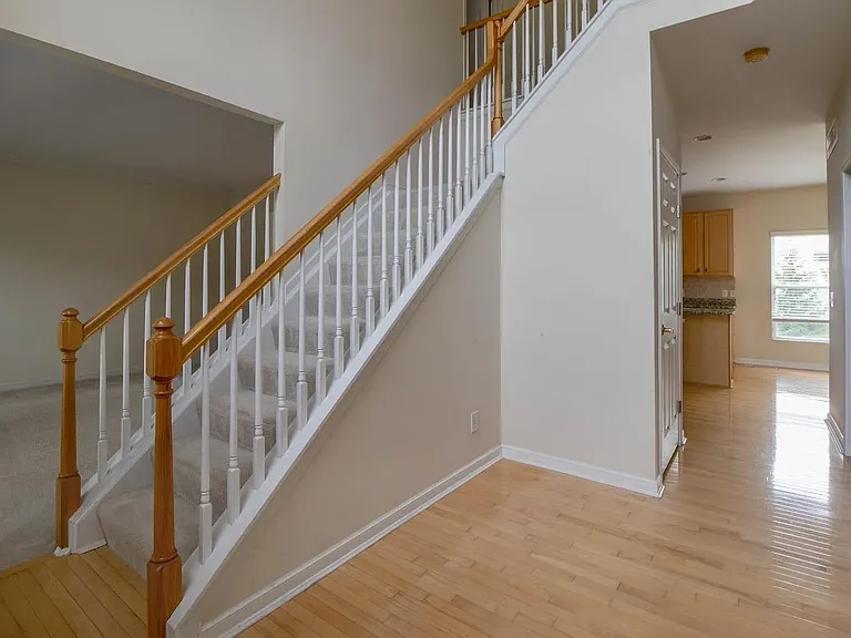 7892 Golden Meadow Dr — Photo 3