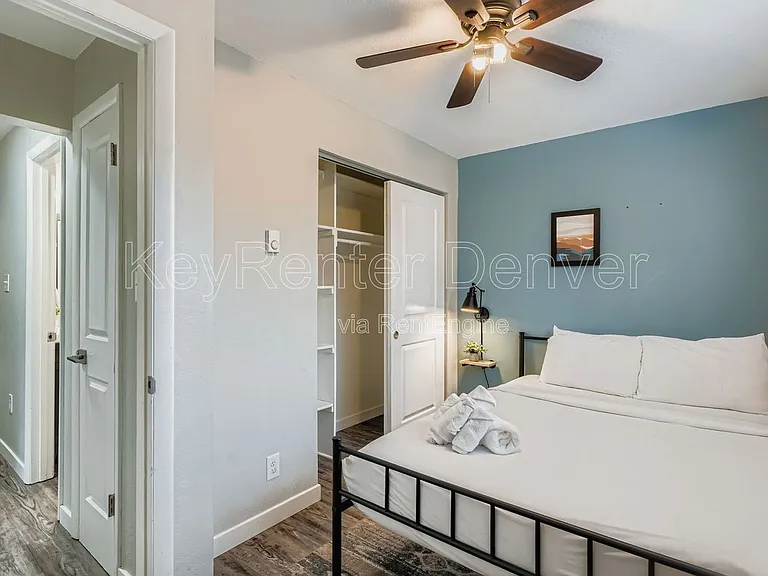 1454 N Ivy St — Photo 17