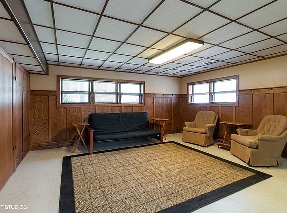 5th image of 8809 Melvina Ave