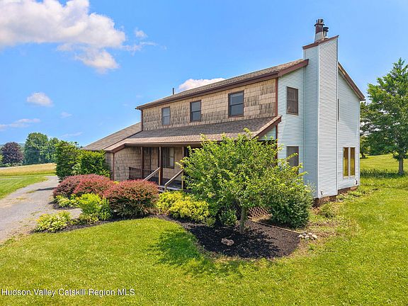 3rd image of 530 Colby Road