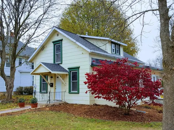 119 N Van Buren St, Stoughton, WI 53589