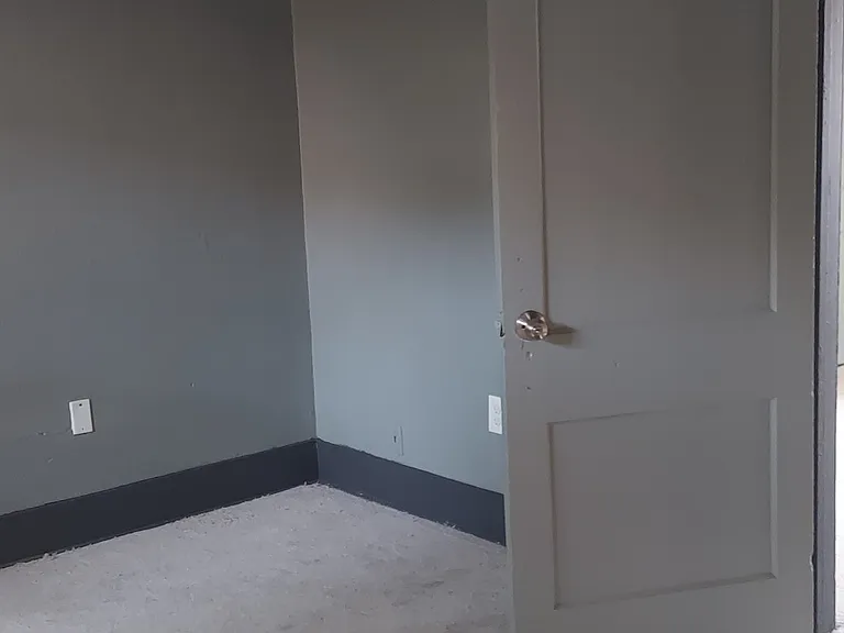 1015 King Ave — Photo 2