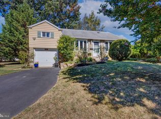 722 Chapel Rd, Glenside, PA 19038