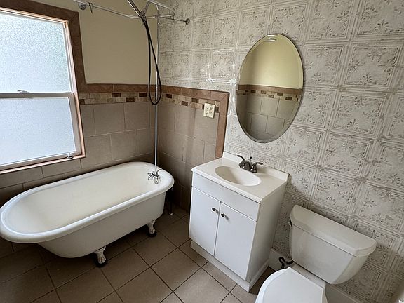 2nd image of 501 N Hamilton St