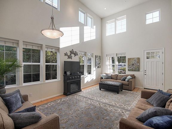 5th image of 620 Harbor Vista Ln