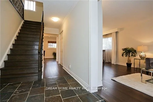 2425 Carlanne Pl #MAIN — Photo 10
