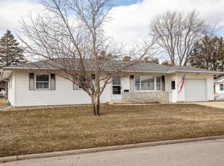 526 Colby Rd, Waterloo, IA 50701