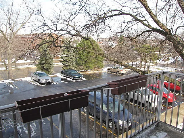 2200 S Stewart Ave #2A — Photo 3