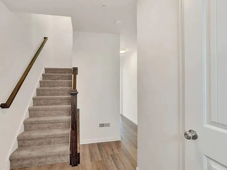 345 Avon Dr — Photo 4